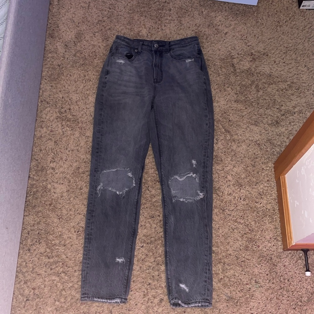 American Eagle Straight Legged Jeans